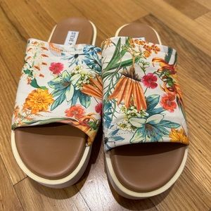 Steve Madden tropical platform slides sandals size 6